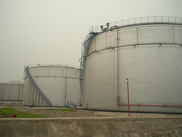 石化儲(chǔ)罐消防管道支撐裝置（不動(dòng)火設(shè)備安裝）